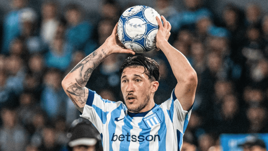 Espino rompió el silencio tras su polémico gesto a los hinchas de&nbsp;Racing